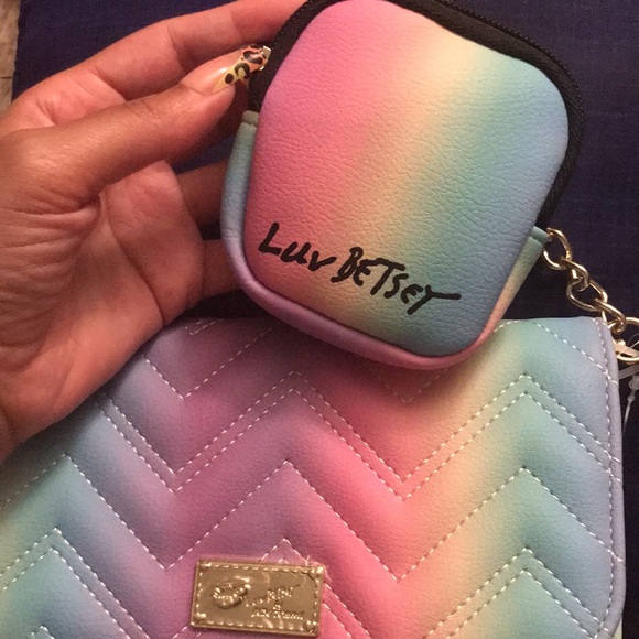 Pretty purse 👜 💜 - Picture 9 of 12